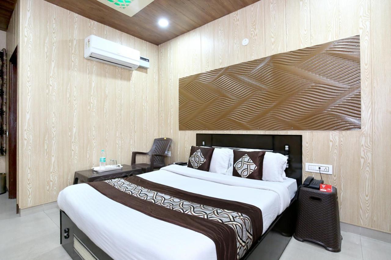 Oyo 8105 Royale Guest House Ludhiana Exterior foto